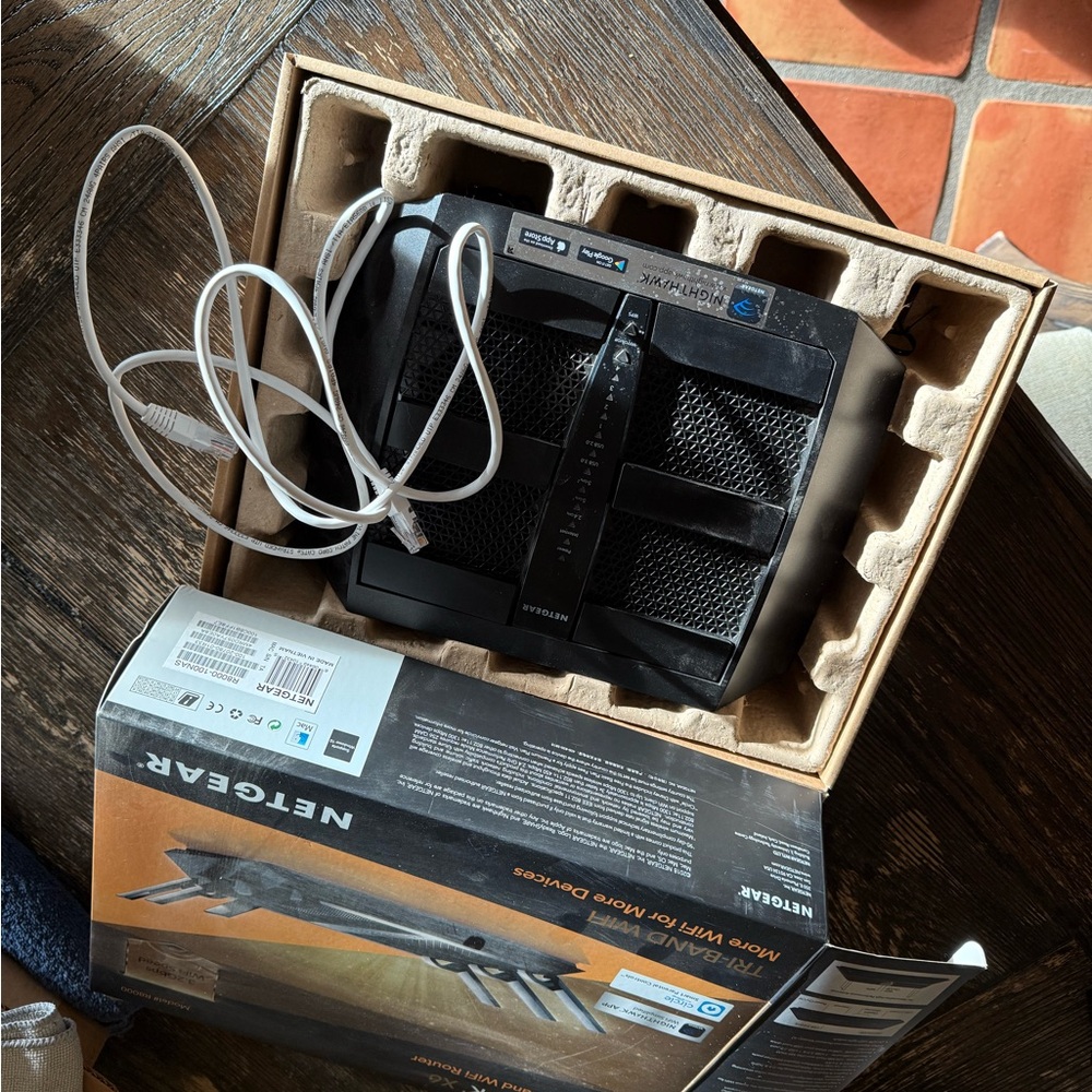 Netgear AC3200 Tri-Band WiFi Router - Picture 4 of 4